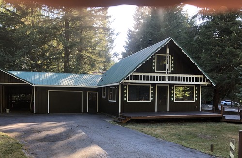 Enumclaw Ski Chalet | Chalet Crystal: Greenwater, WA 15-20 min to Crystal Mountain Ski area.