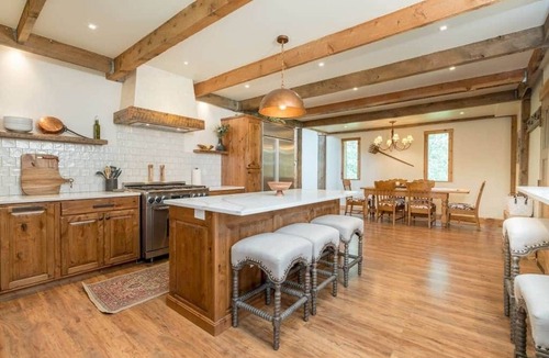 Hailey Ski Chalet | Chalet with private Pool, Hottub, and Sauna!
