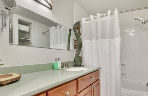 University Place House | Chambers Bay Tacoma Iconic Family Vacation Home Private Retreat Space Courtyard