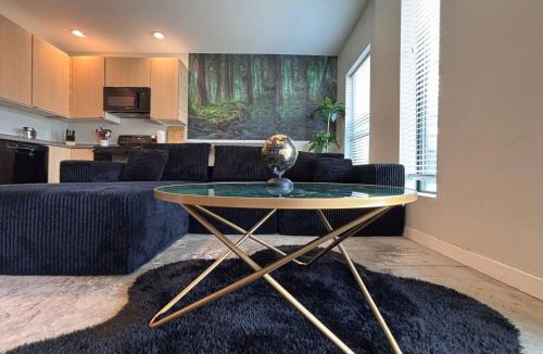 Downtown Des Moines Apartment | Charcoal Loft