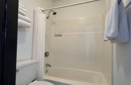 Thief River Falls Apartment | Charming 1-bedroom hotel suite with AC in Thief River Falls