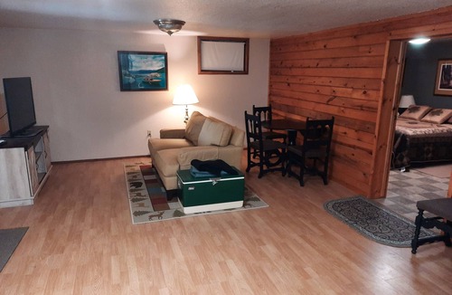 Troy Apartment | Charming 1-bedroom apartment next to Throops Lake for a relaxing stay