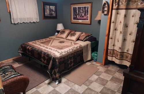 Troy Apartment | Charming 1-bedroom apartment next to Throops Lake for a relaxing stay