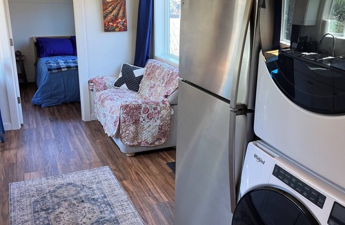Kenton House | Charming 1-bedroom tiny house in Portland with WiFi, AC