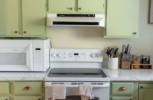 Wayne County House | Charming 2 bed waterfront house in quiet neighborhood w/boat parking!