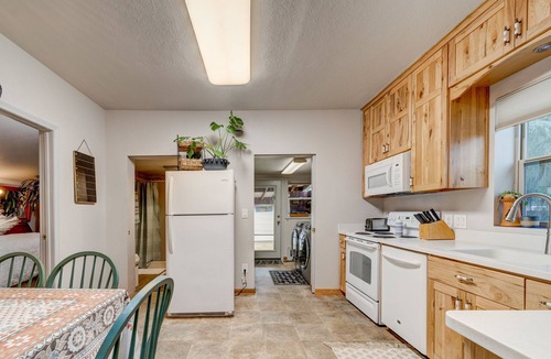 Garden District Cottage | Charming 2-bedroom cottage in nice Coeur d'Alene with WiFi, AC & Hot Tub