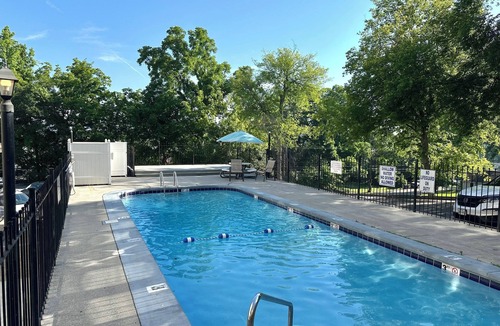 Downtown Knoxville Apartment | Charming 2-bedroom apartment in brilliant Knoxville with walkable campus access.