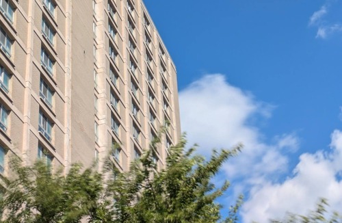 Lafayette Park Apartment | Charming 2 bedroom apartment with AC in adorable Detroit