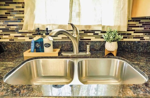 Central Tacoma House | Charming 2-bedroom bungalow in Central Tacoma with AC, WiFi