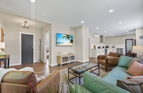 Manito House | Charming 2-bedroom house in enchanting Spokane with AC, WiFi