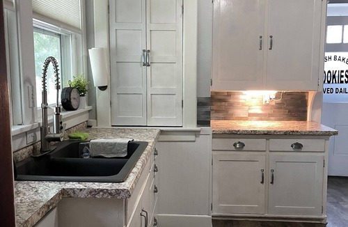 Algona House | Charming 2-bedroom house in lovely Algona with WiFi, AC