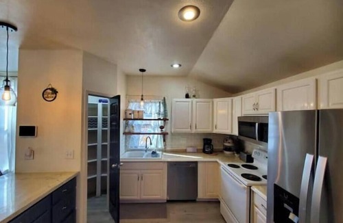 Ogden House | Charming 2-bedroom house with WiFi, AC in welcoming Ogden