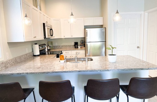 Parkland House | Charming 2 Bedroom Stay Near PLU