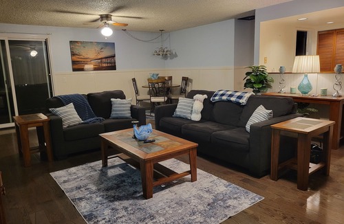Bremerton House | Charming 2-bedroom water view house, WiFi in nice Bremerton