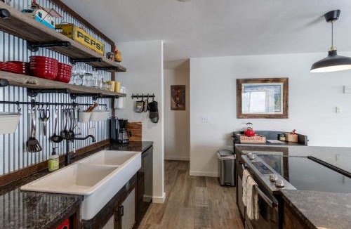 Fraser House | Charming 2BR Fraser Escape Fireplace Trails Resort Nearby