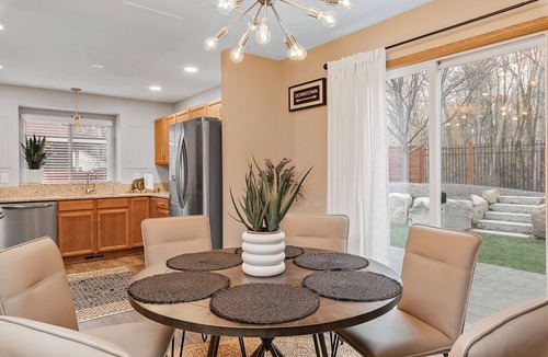 Boise House | Charming 3 bed 2 1/2 bath w/garage. Located on Boise Greenbelt & river.