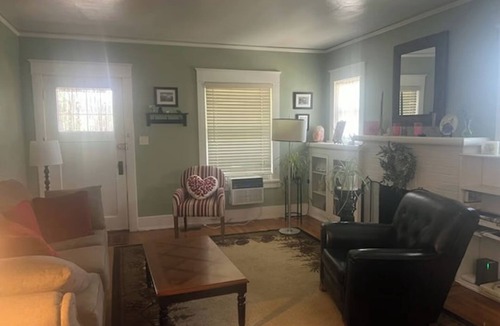 Downtown Klamath Falls House | Charming 3-bedrooms, 2 bathrooms-close to OIT and Skylakes Hospital.