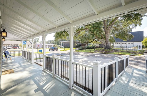 Biloxi Cottage | Charming 3-bedroom 1-K, 2-Q, 3-bath cottage, downtown Ocean Springs, No Kitchen.