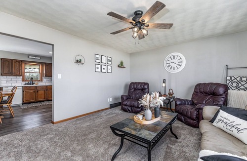 Dubuque House | Charming 3 Bedroom 2.5 Bathroom House centrally located in Dubuque IA.
