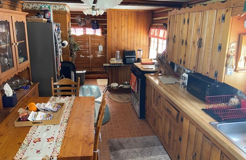 Au Train Cabin | Charming 3-bedroom cabin in enchanting Au Train with WiFi