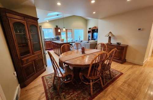 Moss Bay House | Charming 3-bedroom Craftsman House in Kirkland