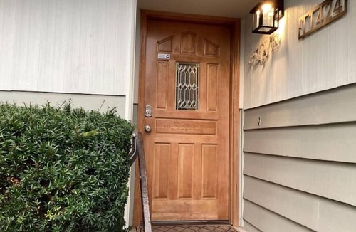 Edgewood House | Charming 3-bedroom house with WiFi and AC in Edgewood