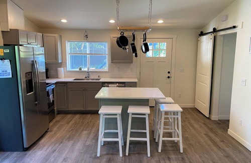 Puyallup House | Charming 3-bedroom house in Puyallup with WiFi, AC