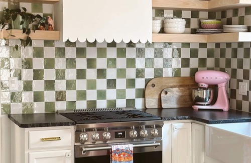 Medford House | Charming 3-bedroom house in delightful Medford, Oregon with WiFi and Hot Tub.