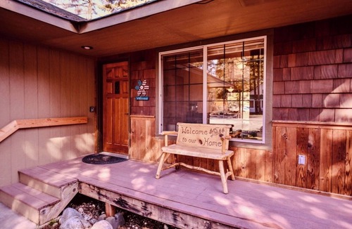 Coolin House | Charming 3-bedroom house with fenced yard