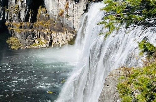 Ashton Cabin | Charming 3-bedroom riverside cabin close to Grand Teton and Yellowstone