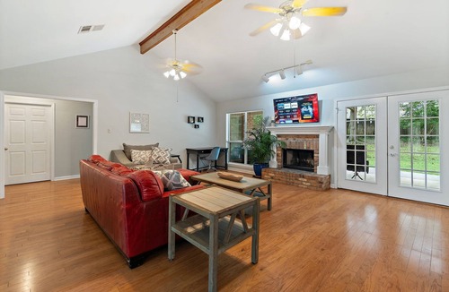Diamondhead House | Charming 3-bedroom and 2 full bath house near golf course in Diamondhead, pools