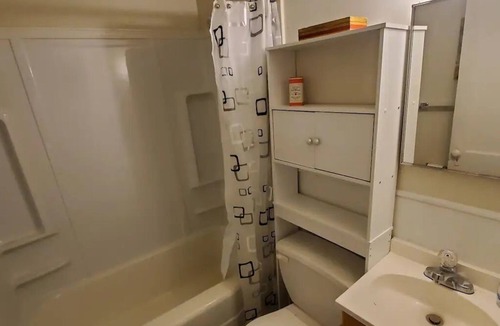 Lemay Apartment | Charming Apartment Great For Traveling Nurses