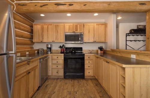 Powder Ridge House | Charming Cabin with Ski-In/Ski-Out Access! Hot Tub! Views!