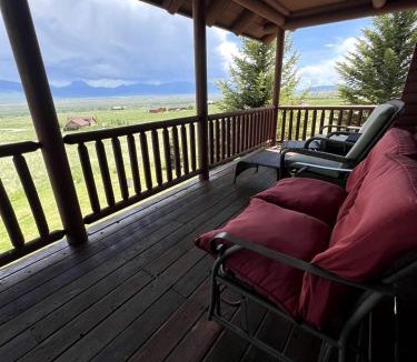 Shining Mountains House | Charming Cabin with Spectacular Mountain Views near Madison River in Ennis, Montana