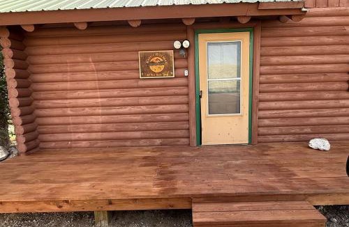 Shining Mountains House | Charming Cabin with Spectacular Mountain Views near Madison River in Ennis, Montana