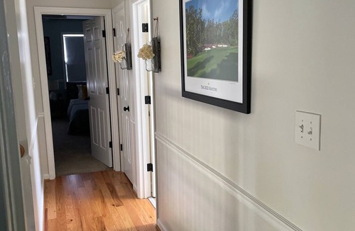 Augusta House | Charming Cape Cod Style Home-Masters Rental