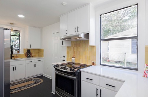 Mid City South Cottage | Charming Cottage, 2 mi. from Louisiana State University, restaurants & shopping!