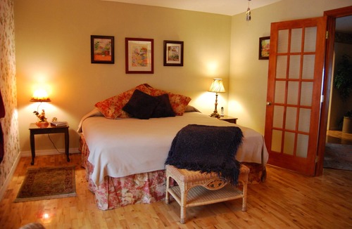 Newport House | Charming country accommodations at Brookside Acres/horse and rider accommodation