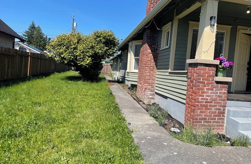 South End House | Charming Cozy 2-bedroom house in Tacoma with WiFi. High ceiling