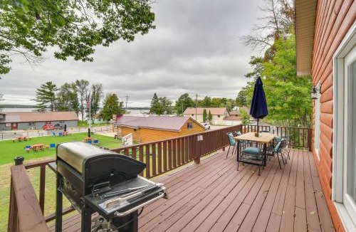 Curtis House | Charming Curtis House: Large Deck w/Lake View!