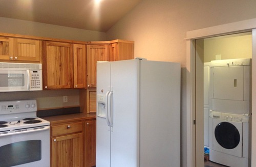 Elkton Cottage | Charming Elkton Cottage - Nearby Attractions Await-Must stay 28 days