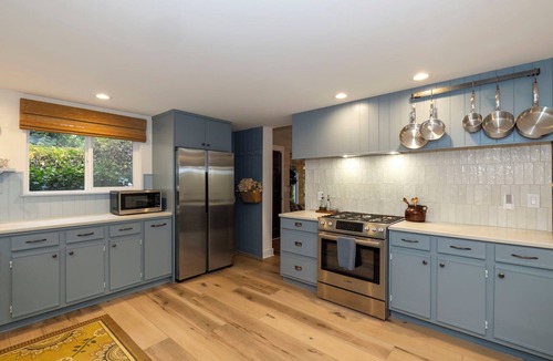 Rollingbay House | Charming English Cottage Retreat Near Fay Bainbridge Park – Sleeps 6