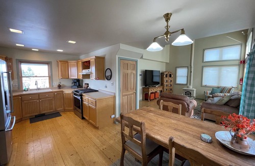 Spring City House | Charming farmhouse in Historic Spring City with AC, WiFi, and full kitchen.