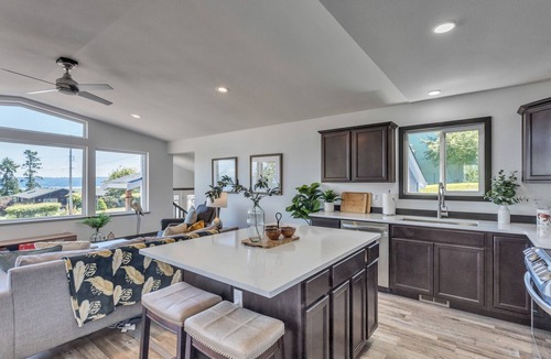 Greenbank House | Charming Greenbank 3-BR, 5 Beds, Ocean & Mountain Views with AC, WiFi, Hot Tub