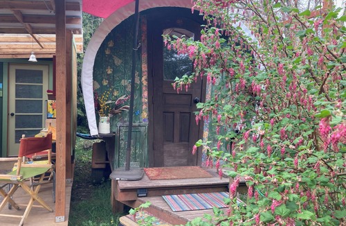 Corvallis House | Charming Gypsy Caravan in private yard near university, downtown and river park