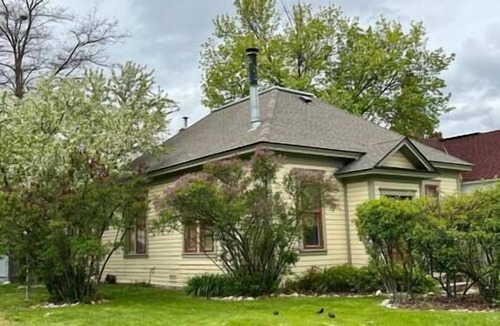 Hamilton House | Charming historic 2-bedroom South Side Hamilton home, 5-minute walk to downtown