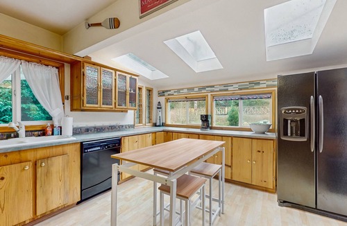 Mapleton House | Charming home on the Siuslaw River with private dock, fire pit, WiFi, & W/D
