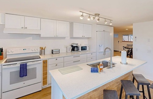 Sandpoint House | Charming home with river views, spacious patio, BBQ, WiFi and streaming