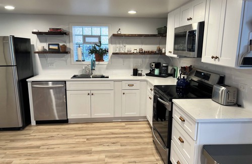 North Center Apartment | Charming, light-filled garden unit in Roscoe Village!
