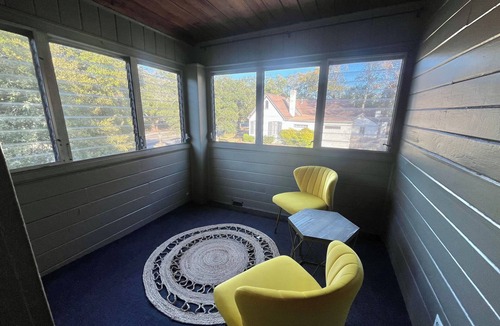Leinkauf House | Charming Midtown Mobile Duplex 2-bedroom house in lovely Mobile with AC comfort